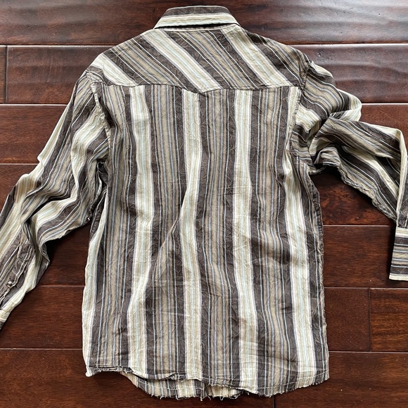 Western Style Pearl Button Up Long Sleeved Striped Shirt by 7 Diamonds - Picture 9 of 9